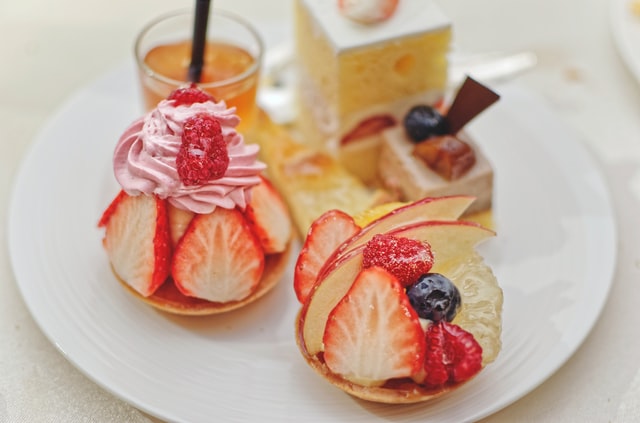 fruits and cream tartlets